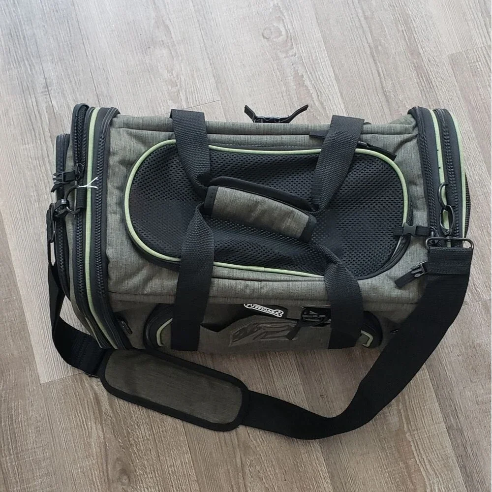 dog carrier Puppycare deluxe pet carrier with hand and shoulder straps